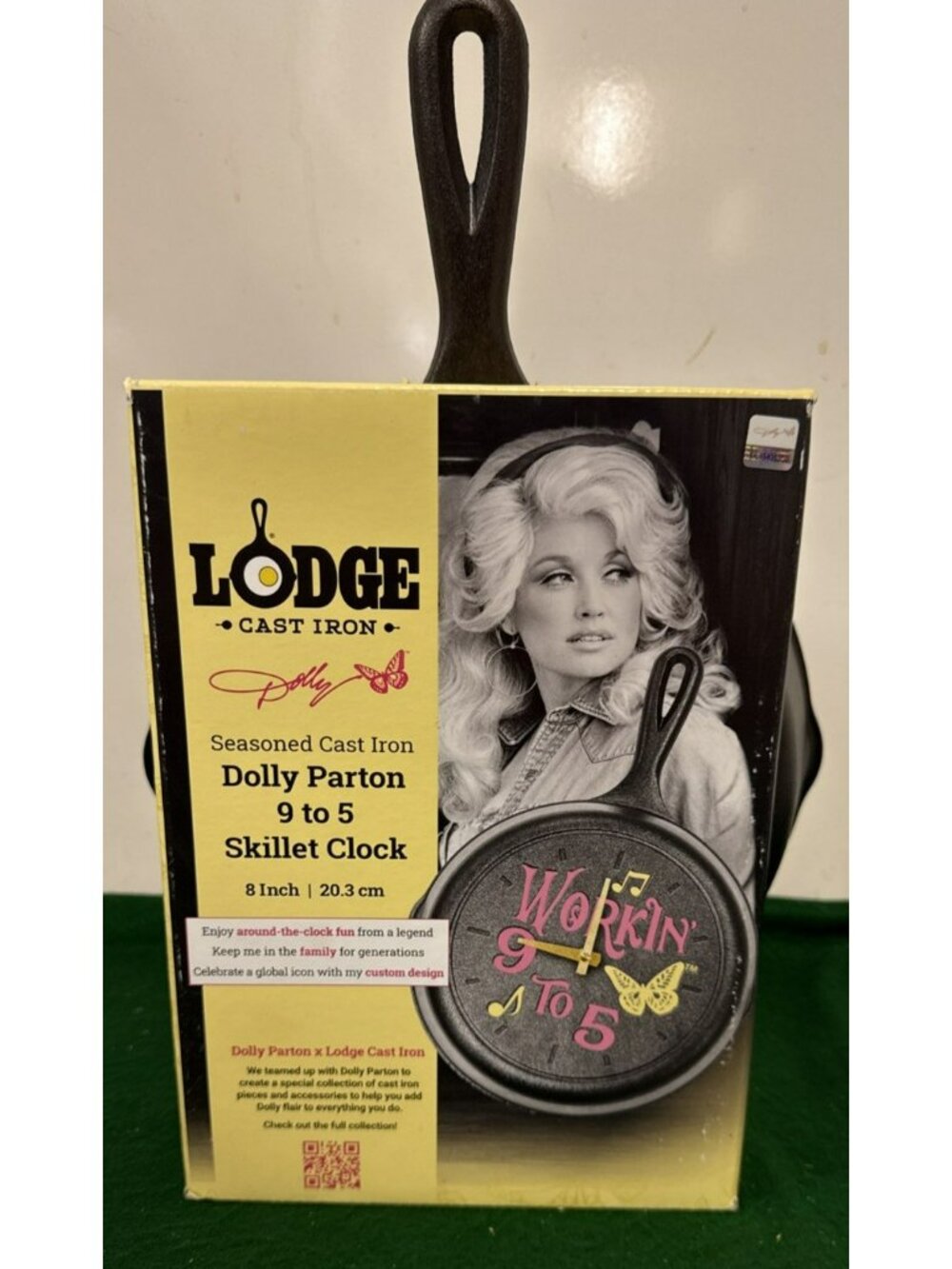 Lodge Cast Iron Wall clock Dolly Parton 9 to 5